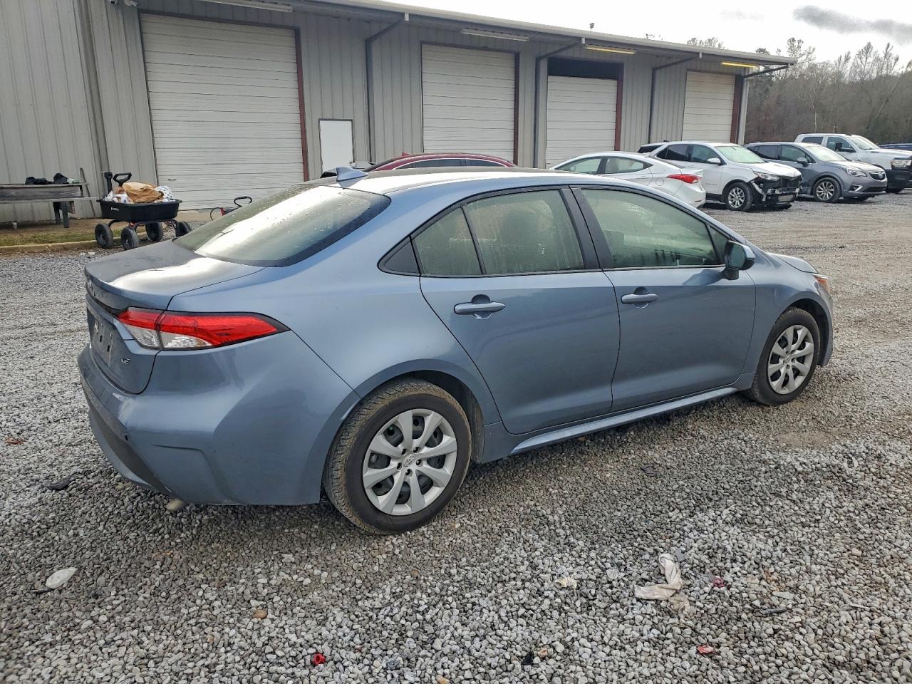 2022 TOYOTA COROLLA LE photo 3