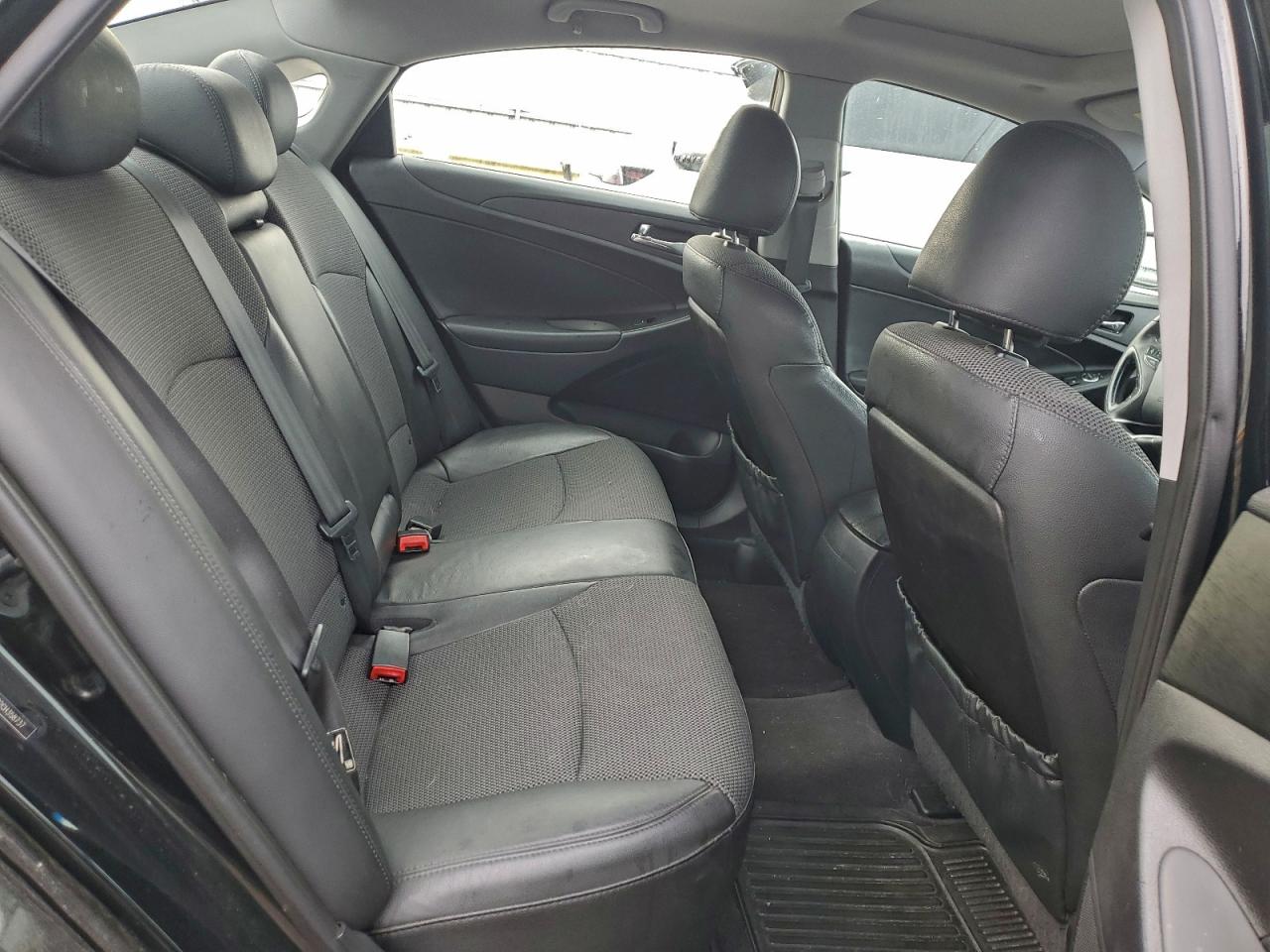 2012 HYUNDAI SONATA SE photo 10