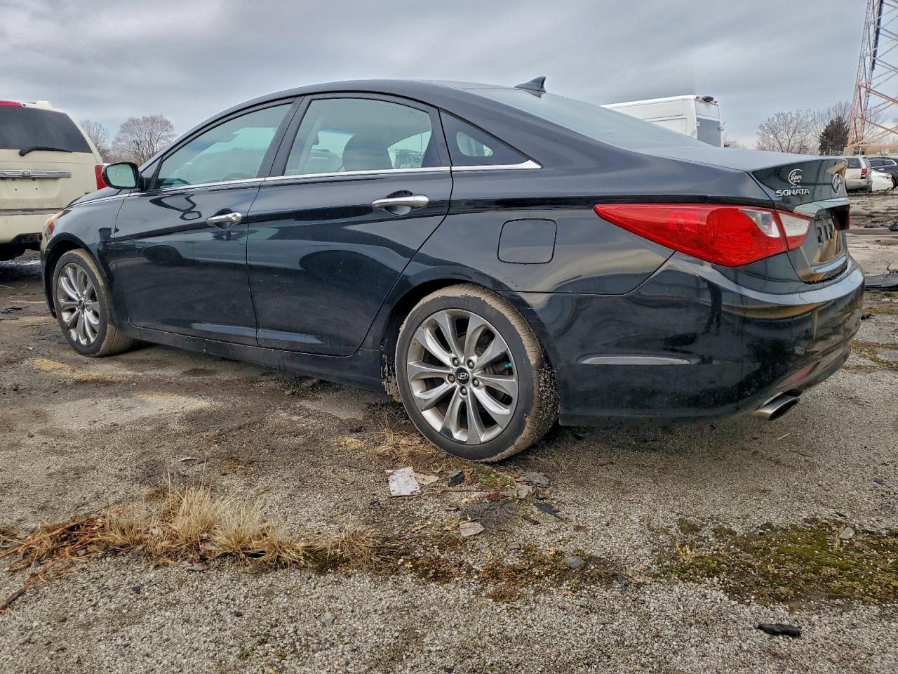 2012 HYUNDAI SONATA SE photo 2