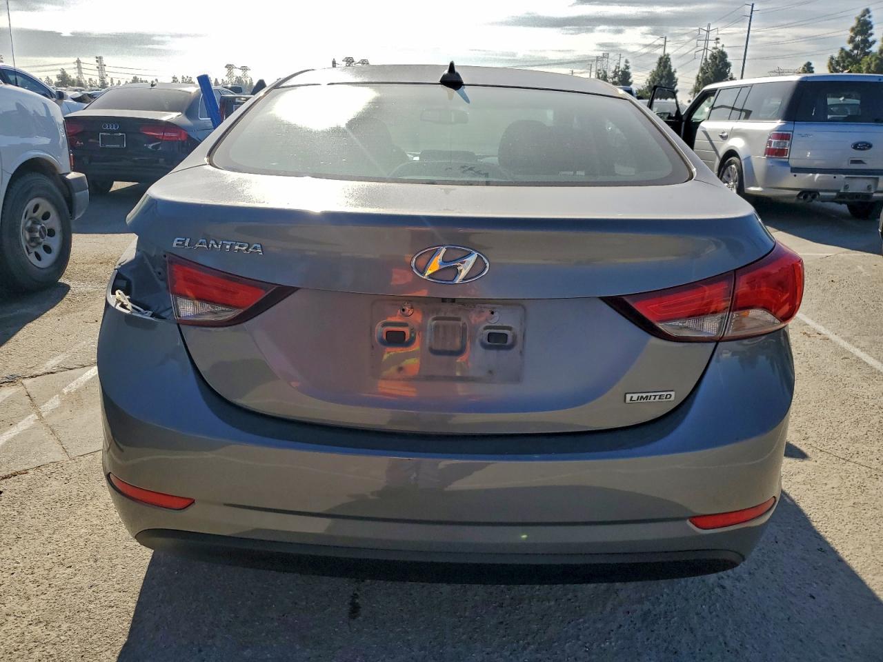 2014 HYUNDAI ELANTRA SE photo 6