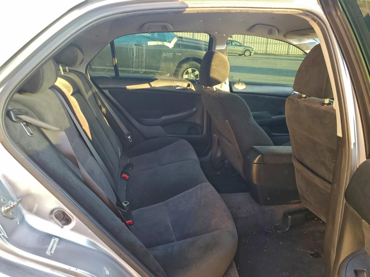 2004 HONDA ACCORD LX photo 10