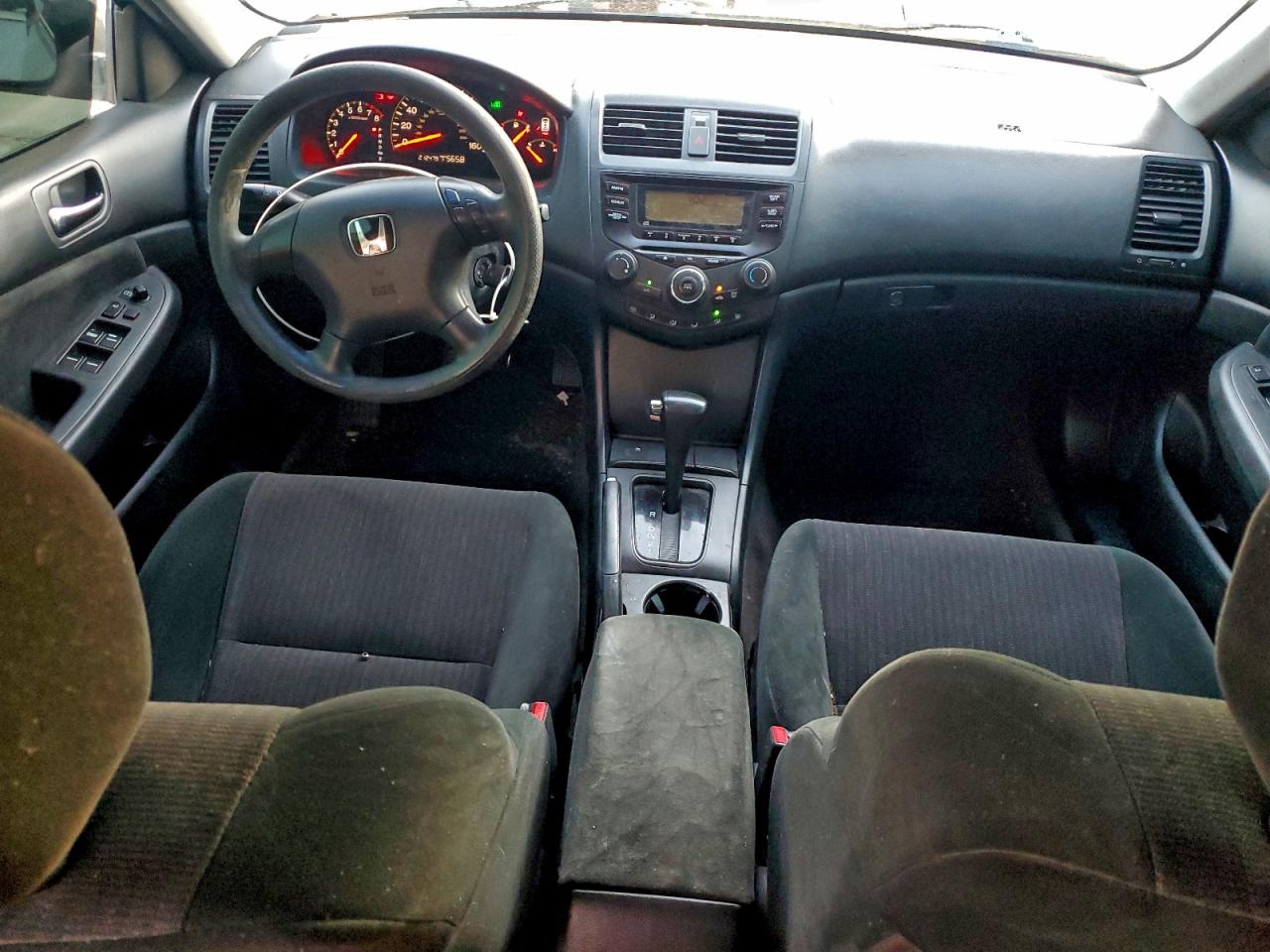 2004 HONDA ACCORD LX photo 8
