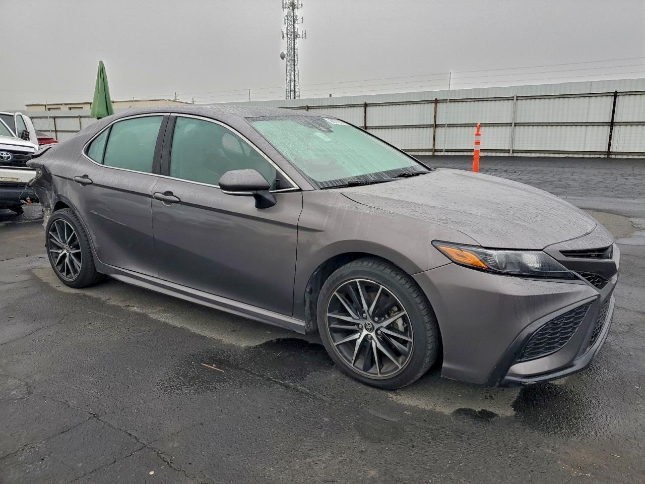 2022 TOYOTA CAMRY SE photo 4