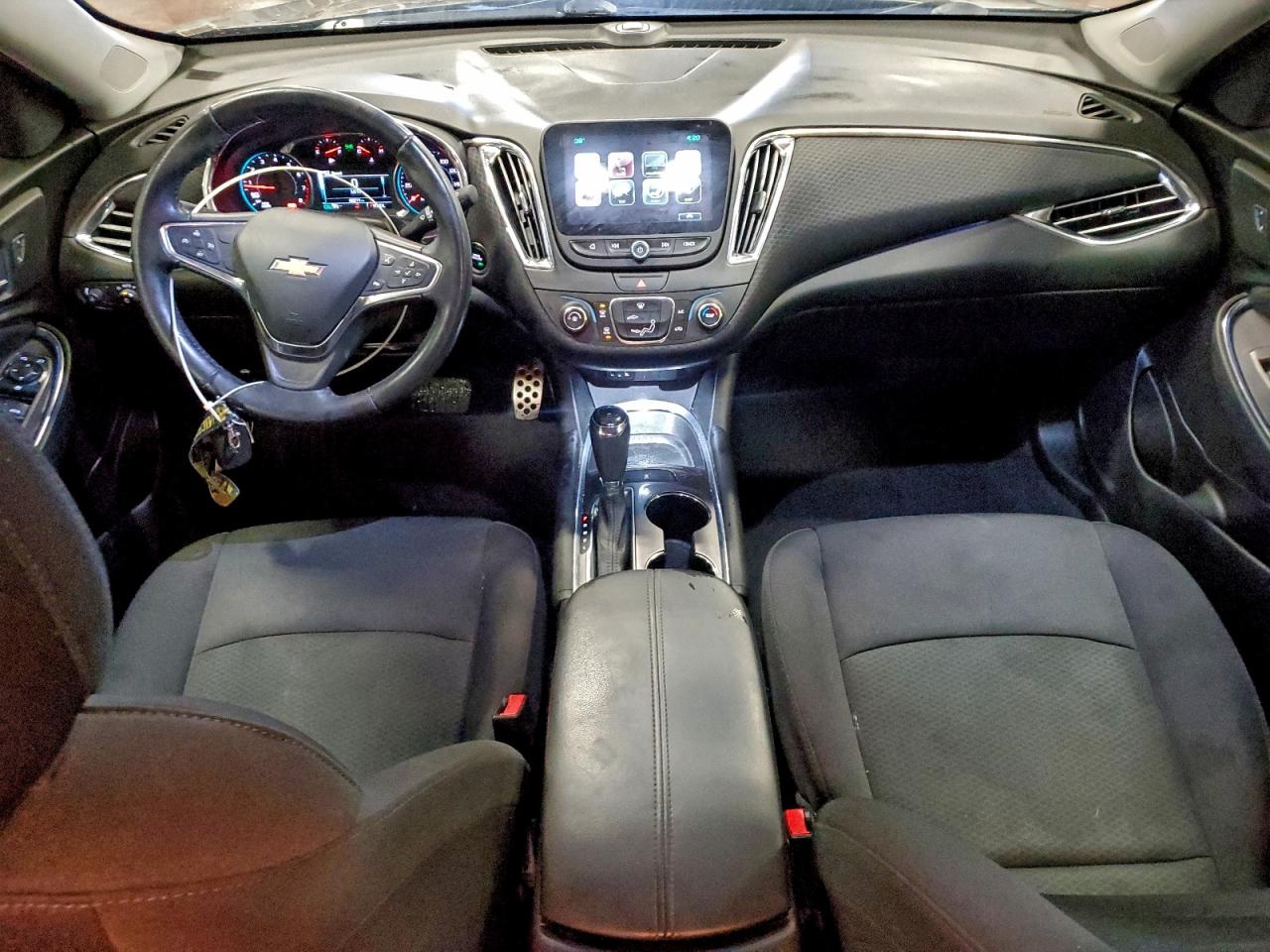 2017 CHEVROLET MALIBU LT photo 8