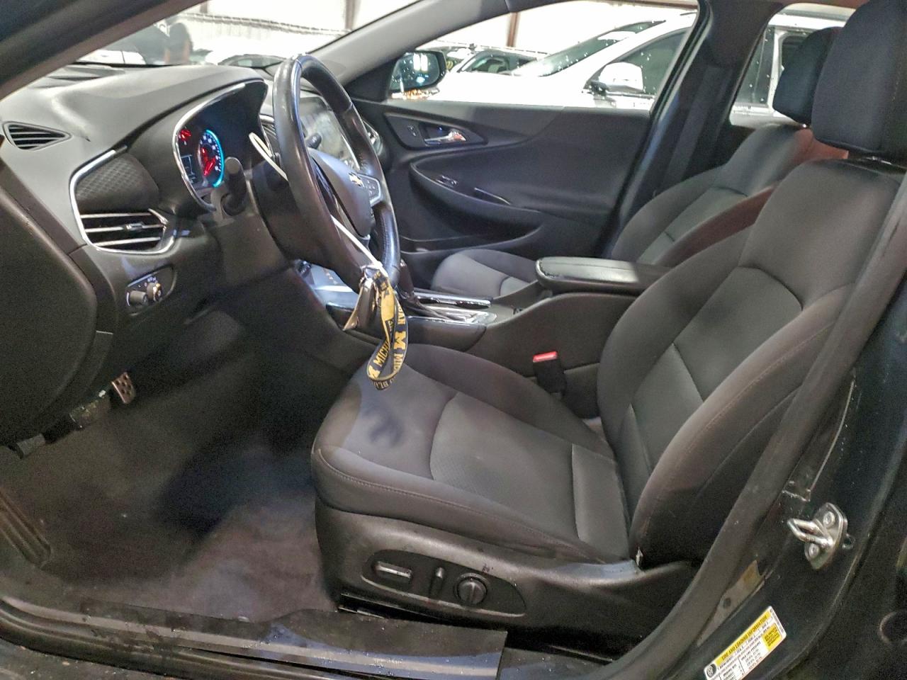 2017 CHEVROLET MALIBU LT photo 7