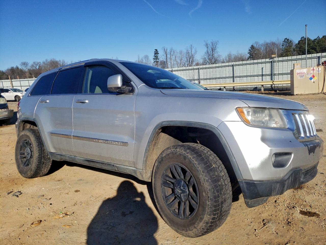 2011 JEEP GRAND CHEROKEE LAREDO photo 4