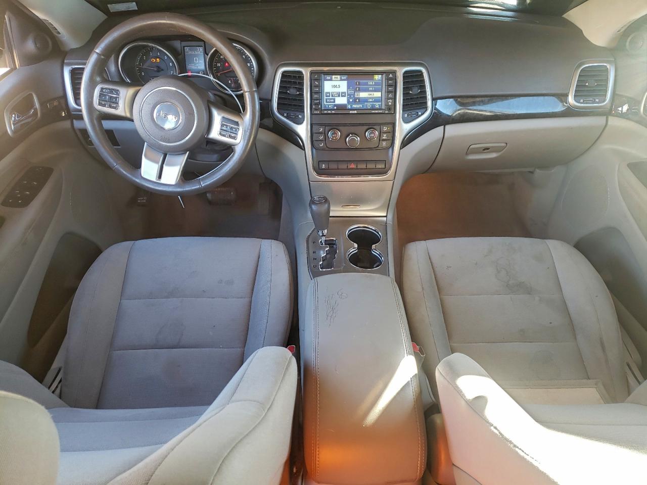 2011 JEEP GRAND CHEROKEE LAREDO photo 8