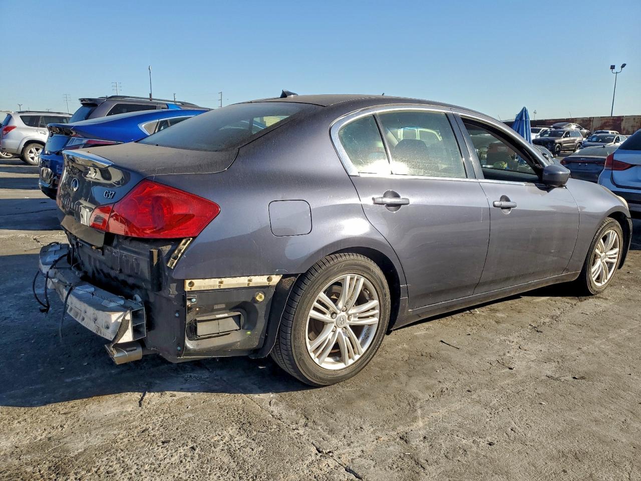 2012 INFINITI G37 BASE photo 3