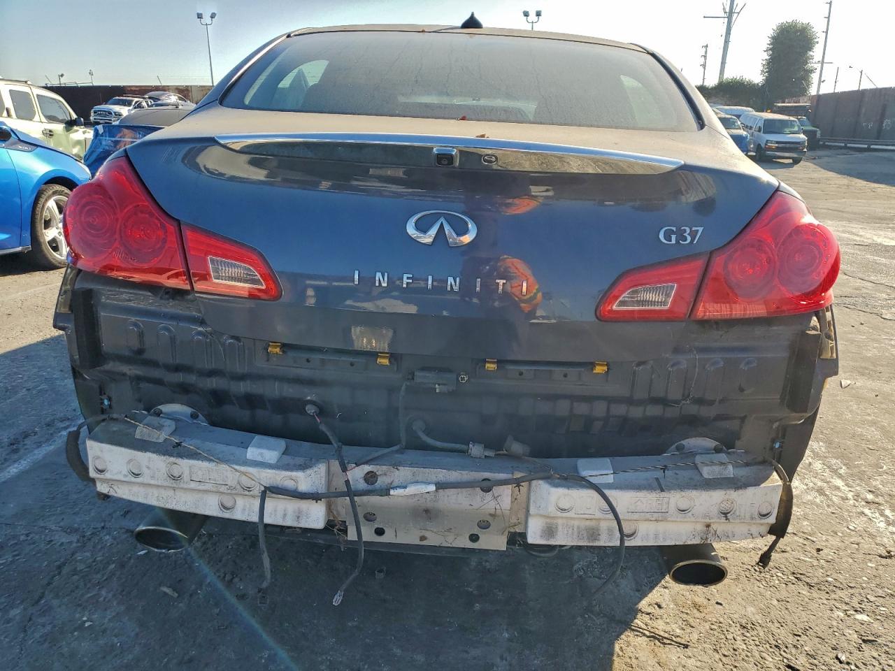 2012 INFINITI G37 BASE photo 6