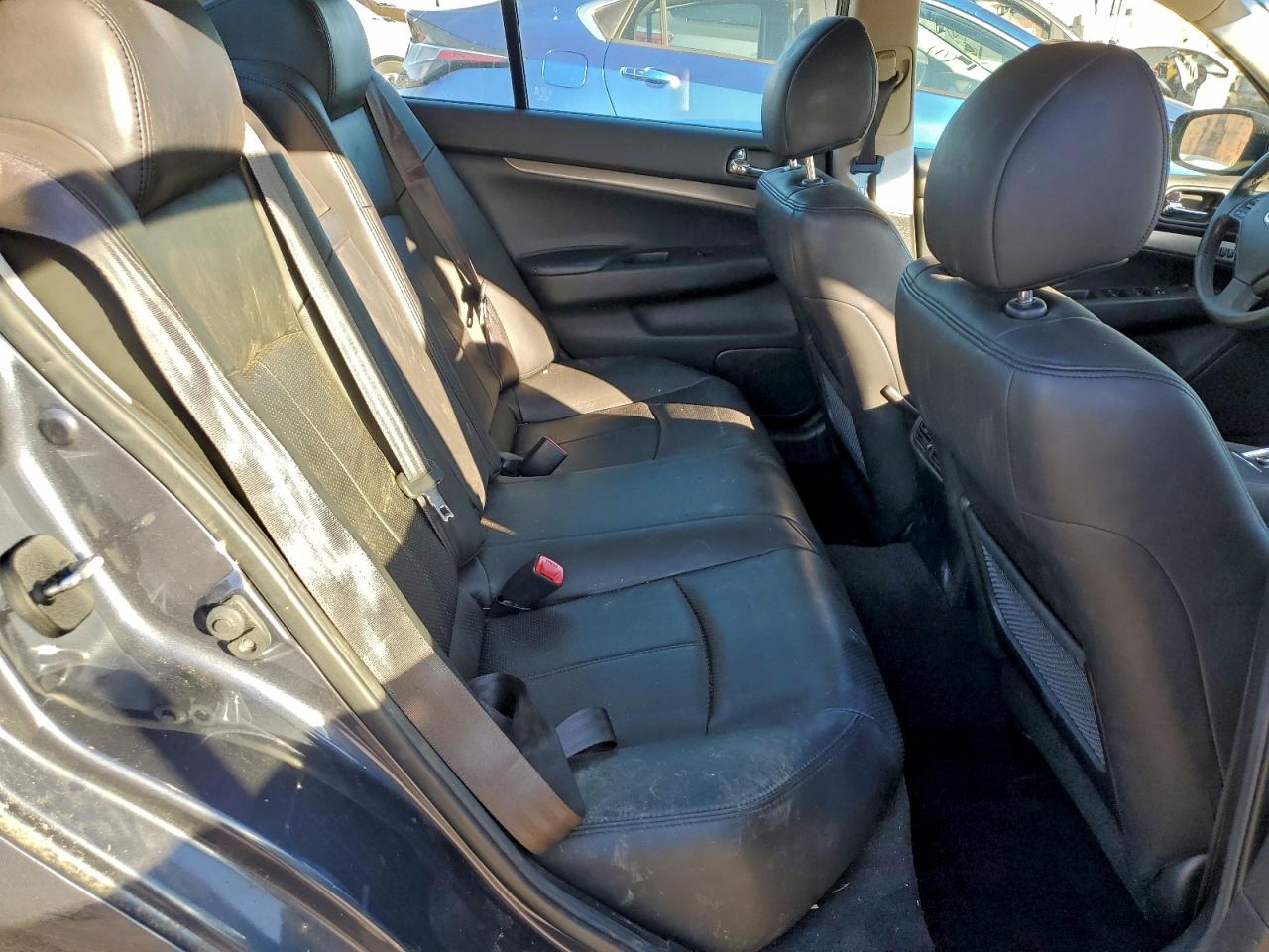 2012 INFINITI G37 BASE photo 10