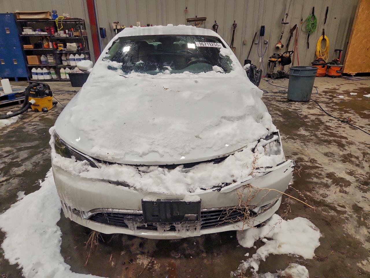 2015 CHRYSLER 200 LIMITED photo 9