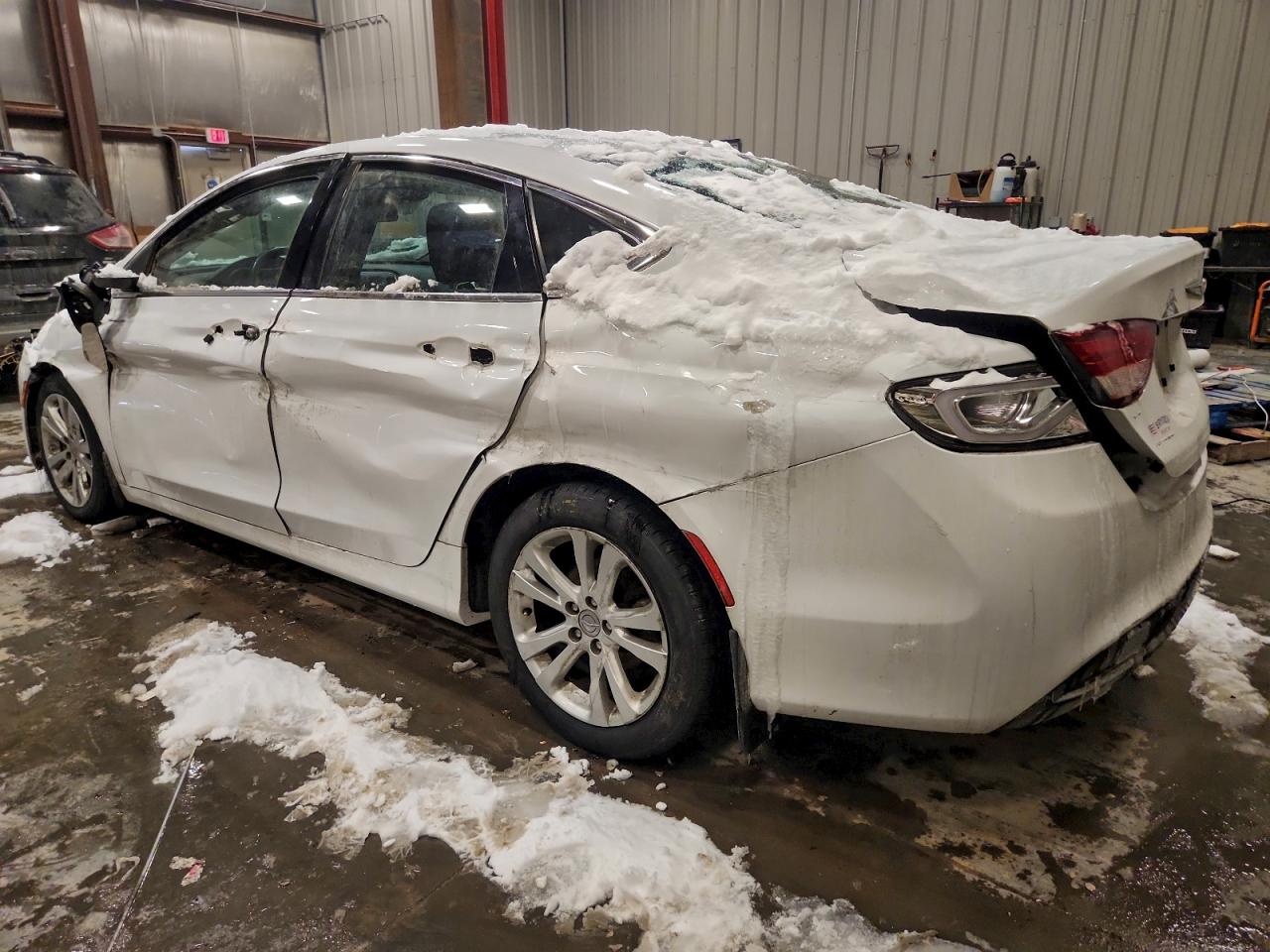 2015 CHRYSLER 200 LIMITED photo 3