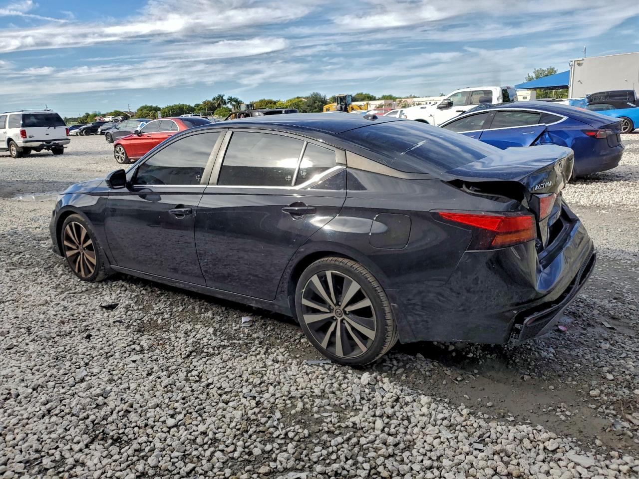 2019 NISSAN ALTIMA SR photo 2