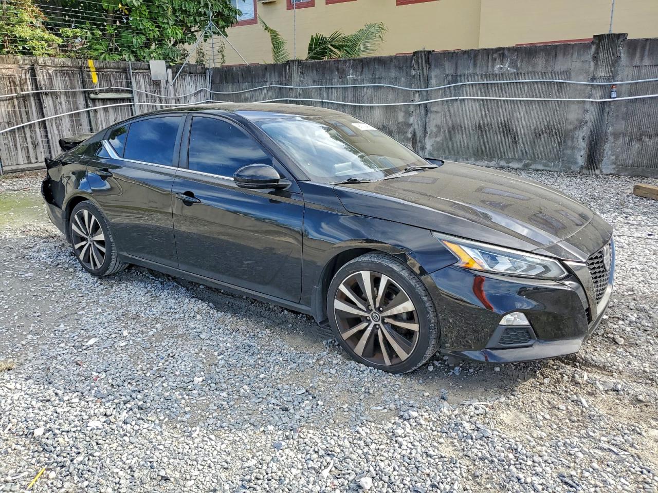2019 NISSAN ALTIMA SR photo 4