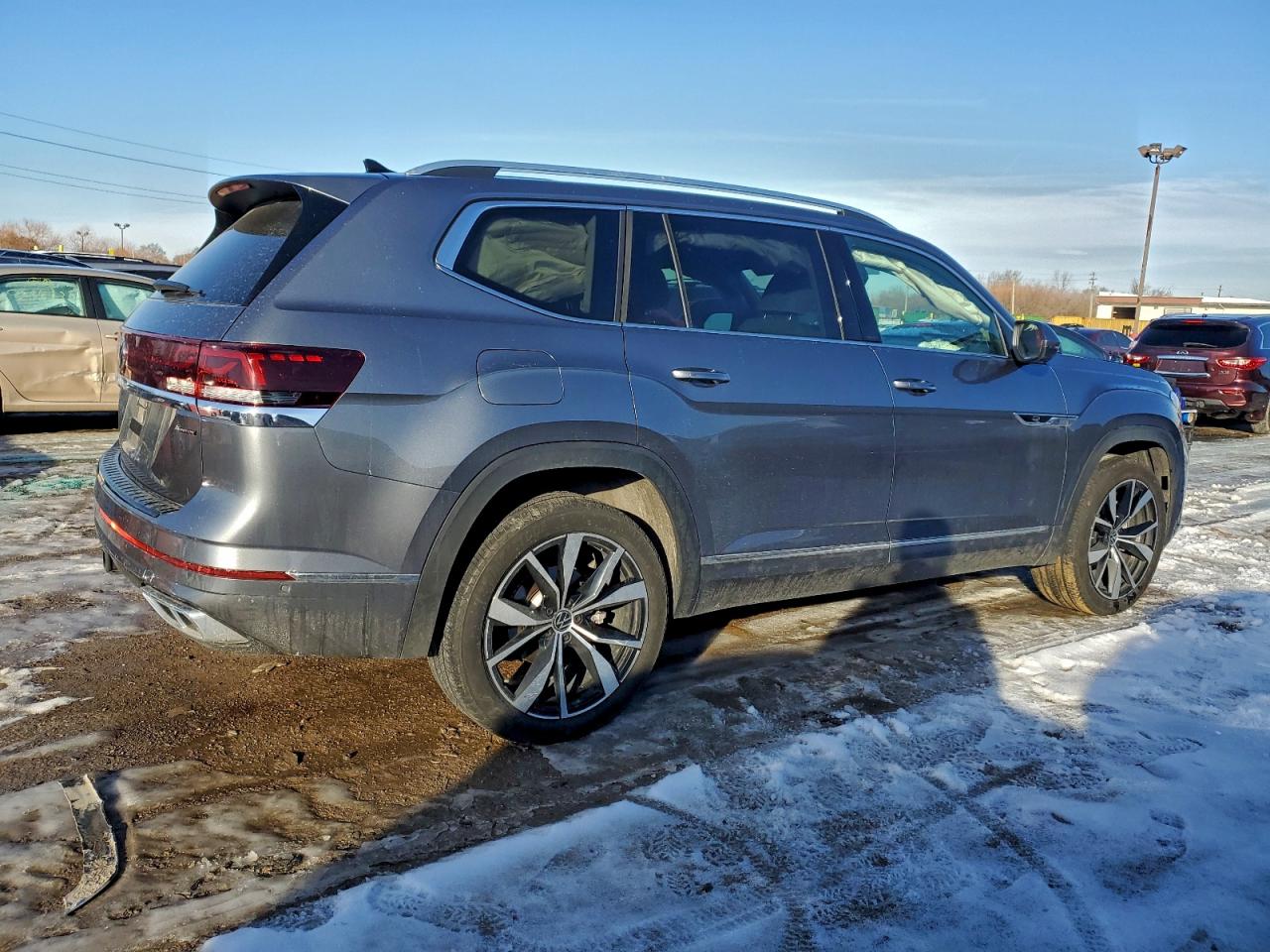 2024 VOLKSWAGEN ATLAS SEL PREMIUM R-LINE photo 3