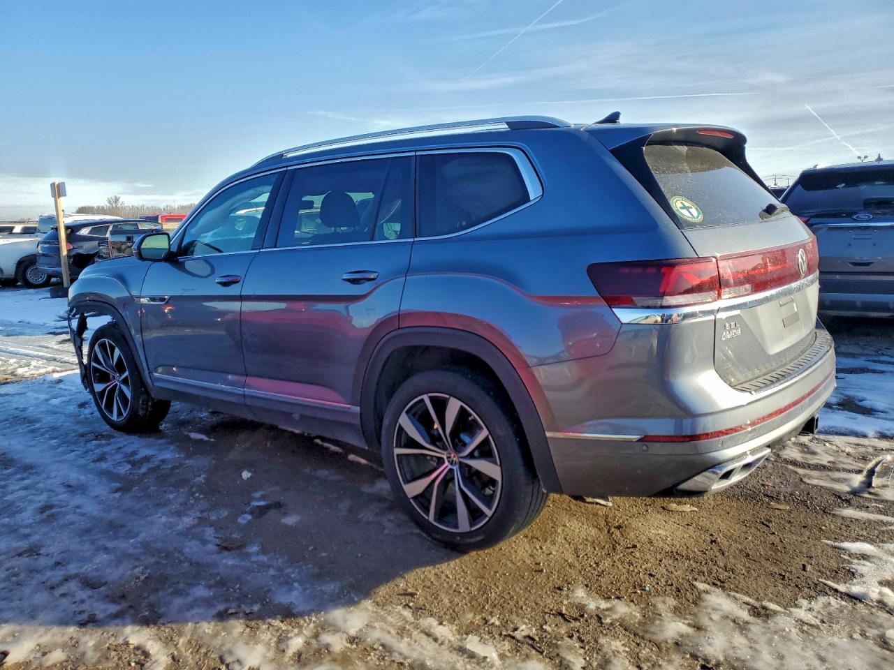 2024 VOLKSWAGEN ATLAS SEL PREMIUM R-LINE photo 2
