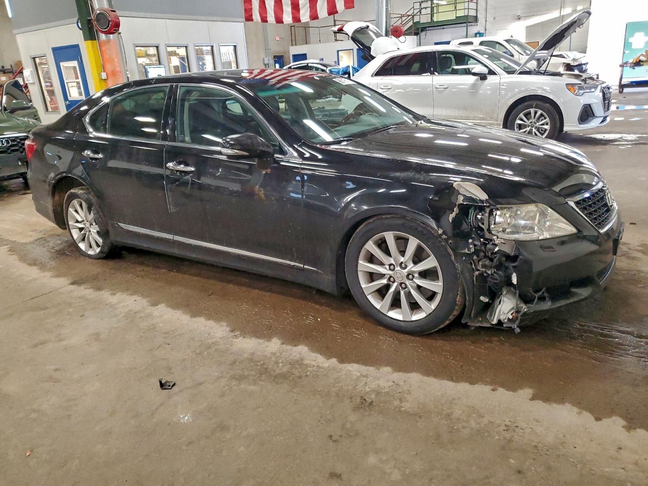 2010 LEXUS LS 460 photo 4