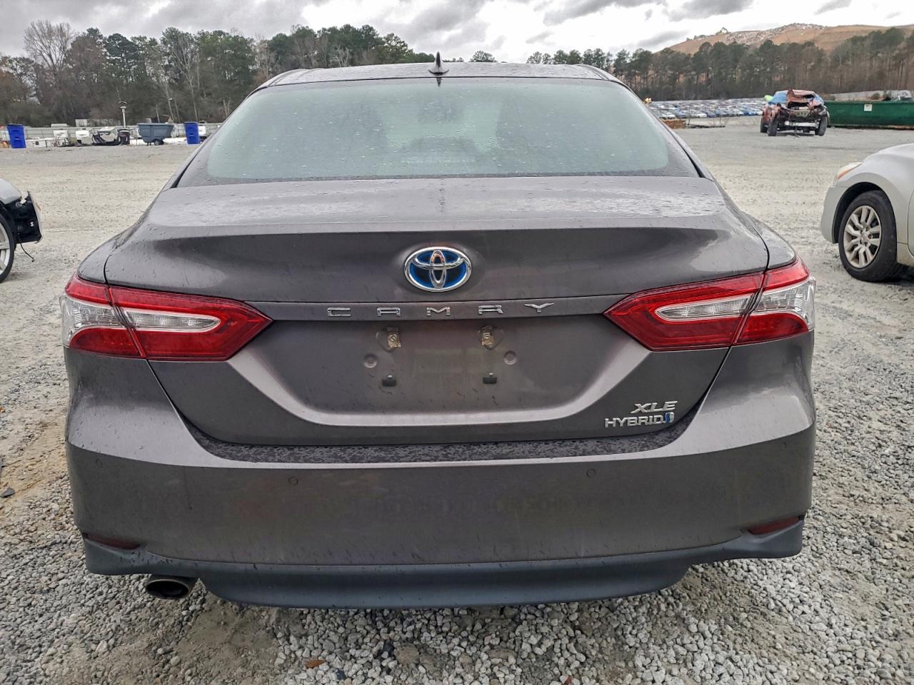 2020 TOYOTA CAMRY XLE photo 6