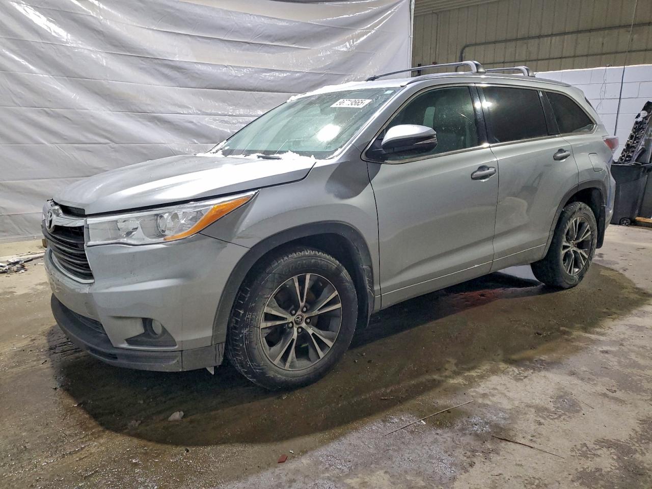 2016 TOYOTA HIGHLANDER