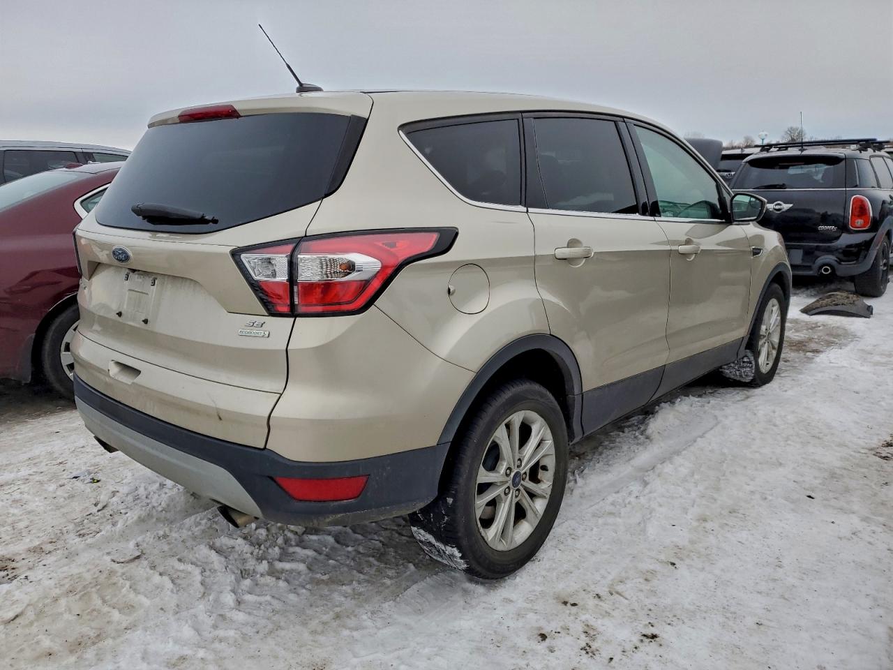 2017 FORD ESCAPE SE photo 3