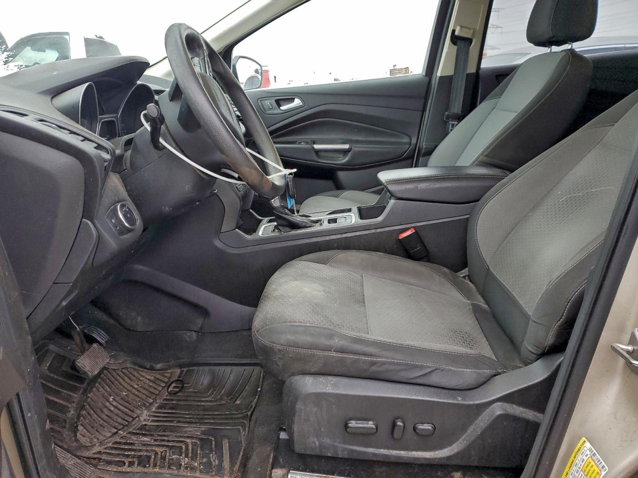 2017 FORD ESCAPE SE photo 7