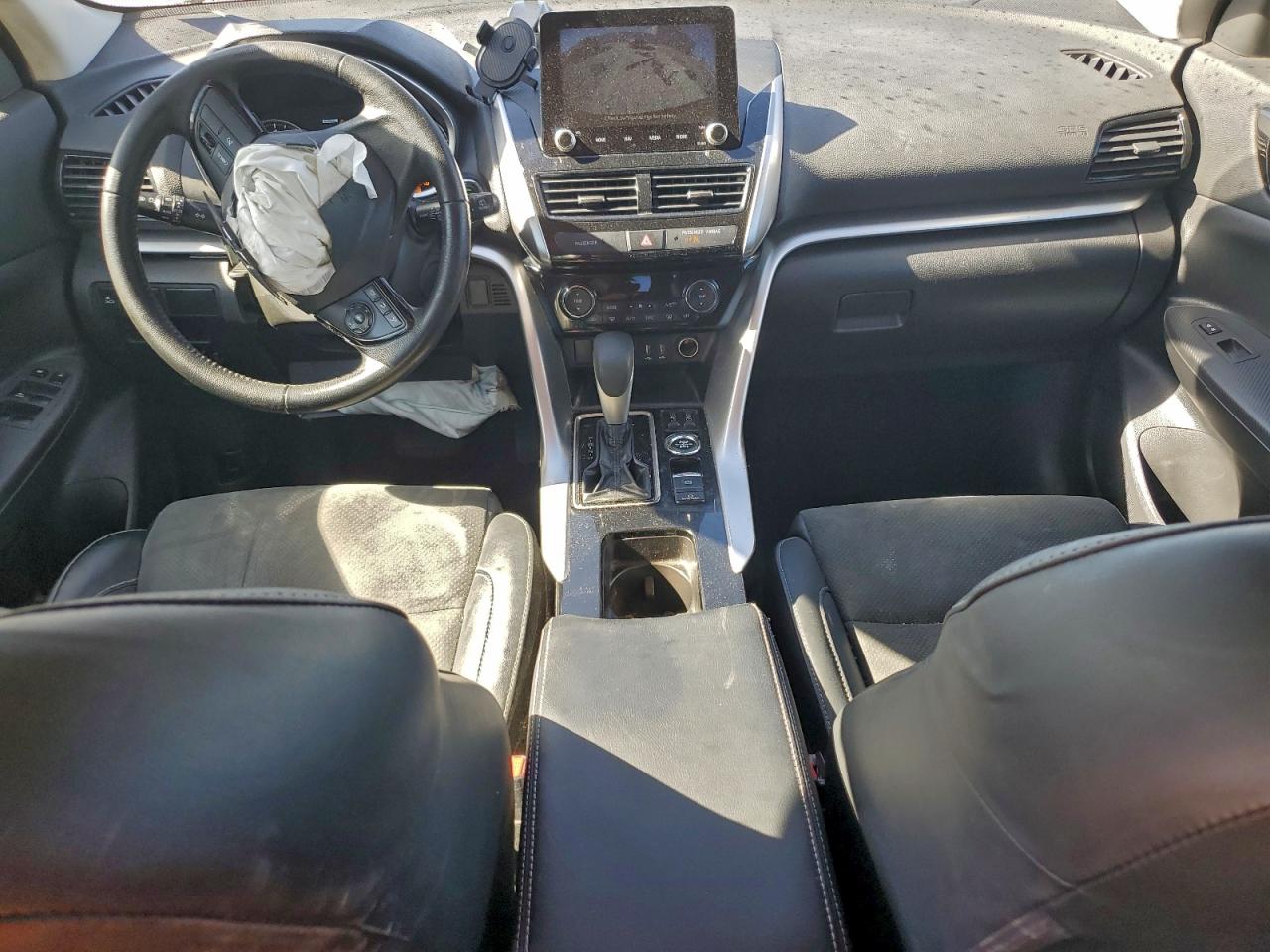 2023 MITSUBISHI ECLIPSE CROSS SE photo 8