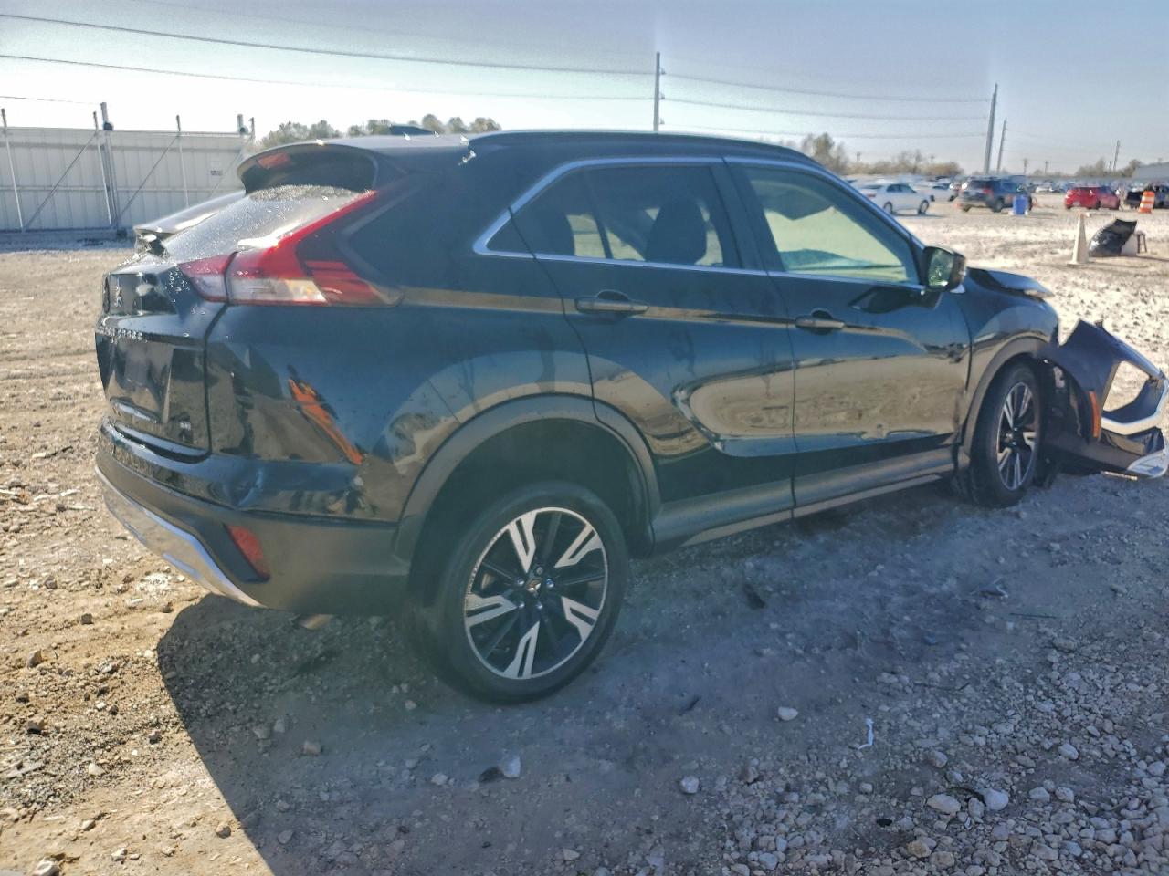 2023 MITSUBISHI ECLIPSE CROSS SE photo 3
