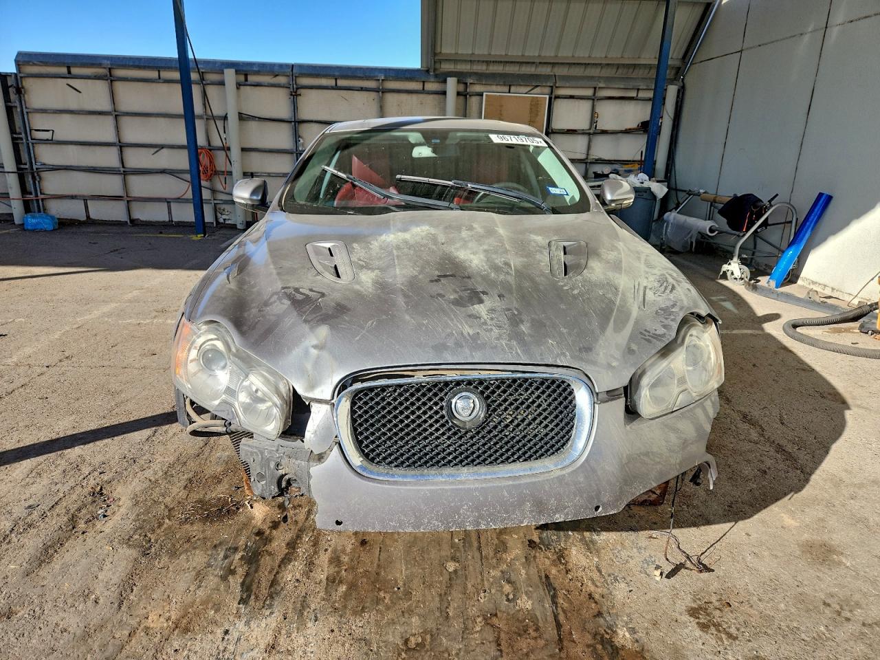 2011 JAGUAR XF R photo 5