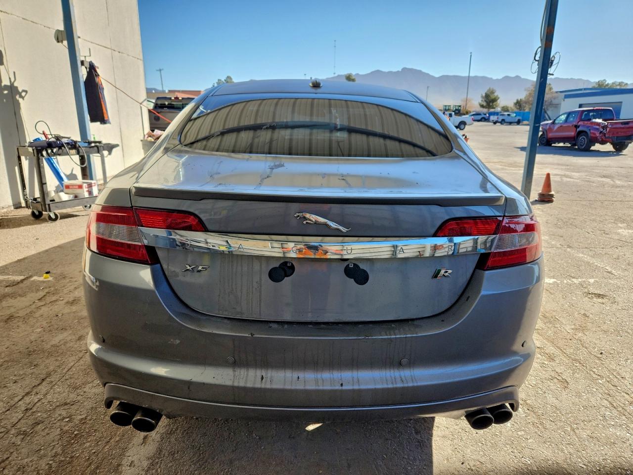 2011 JAGUAR XF R photo 6