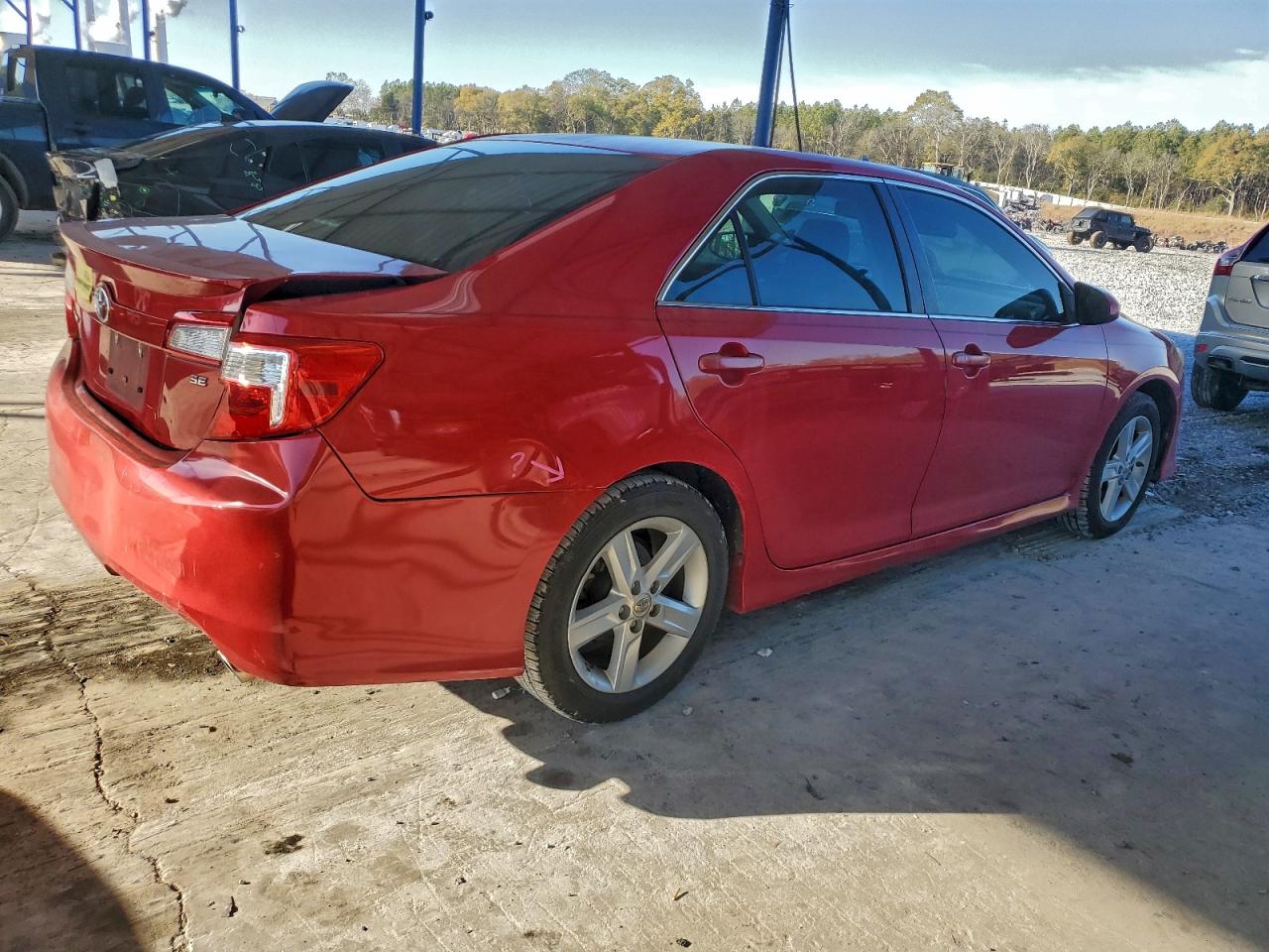 2014 TOYOTA CAMRY L photo 3