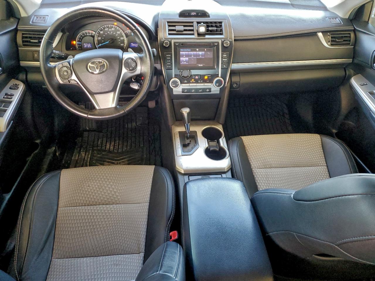 2014 TOYOTA CAMRY L photo 8