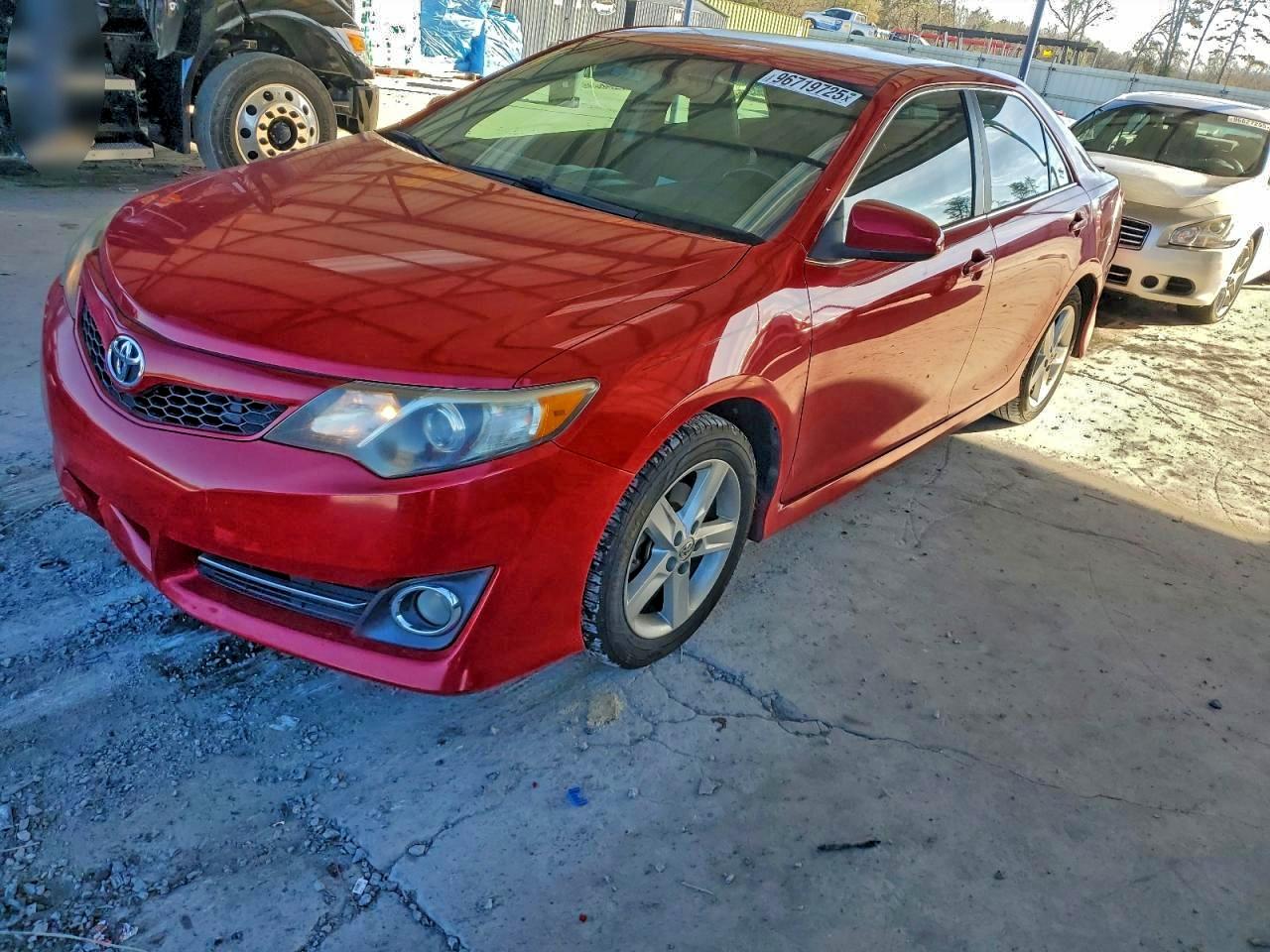 2014 TOYOTA CAMRY L — REAR END damage — photo 1