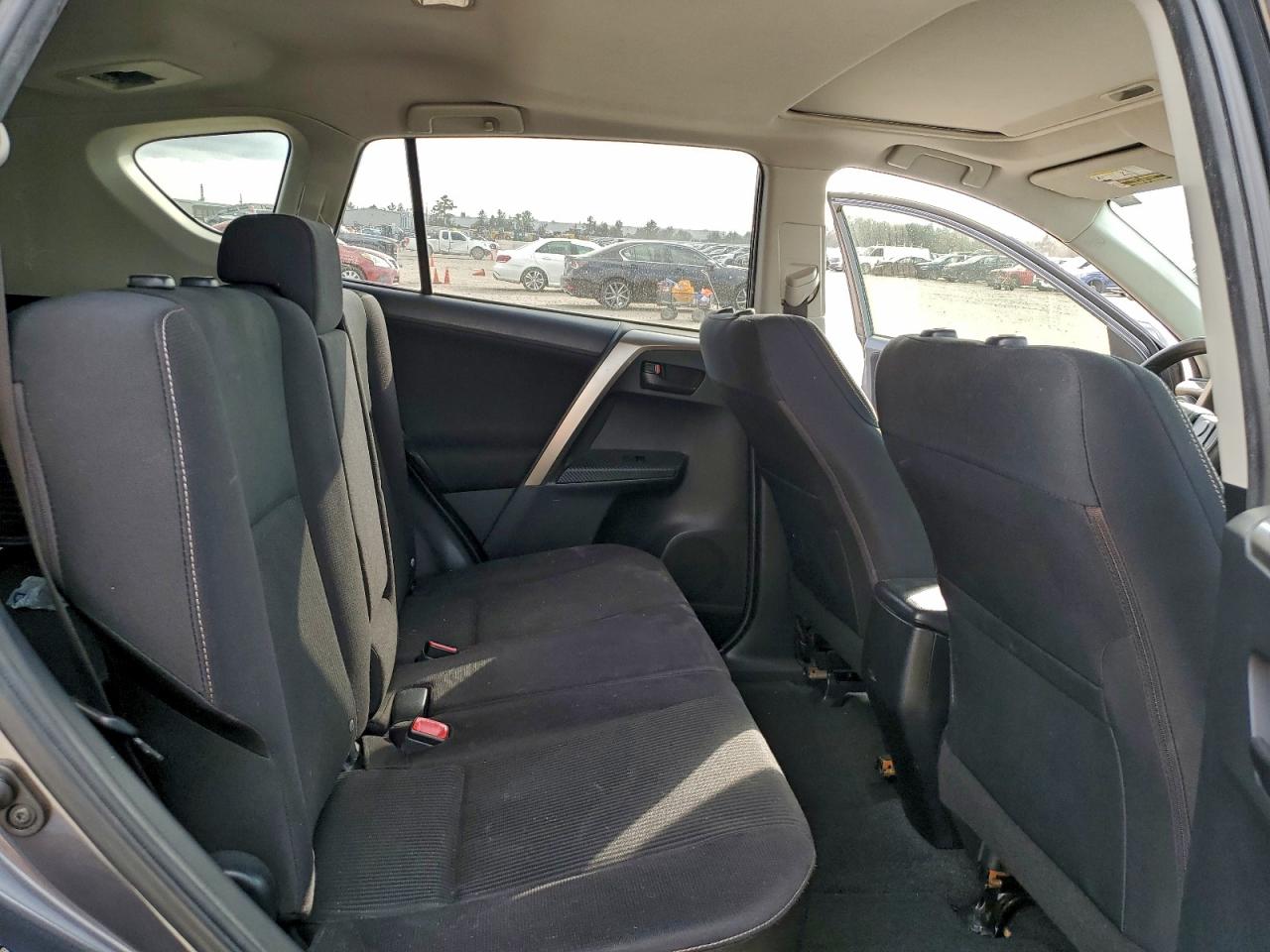 2013 TOYOTA RAV4 XLE photo 11
