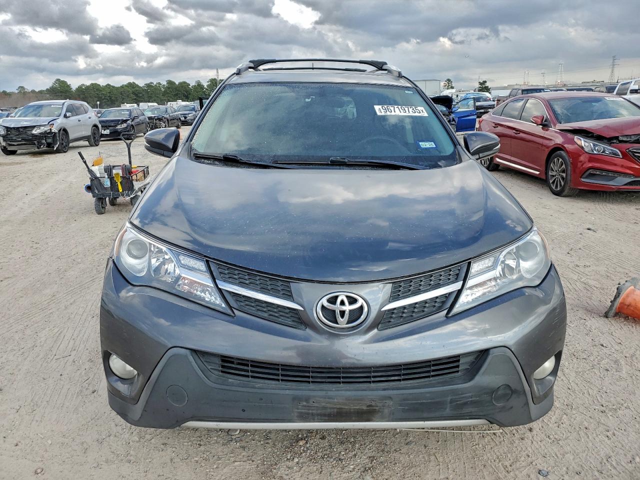 2013 TOYOTA RAV4 XLE photo 5