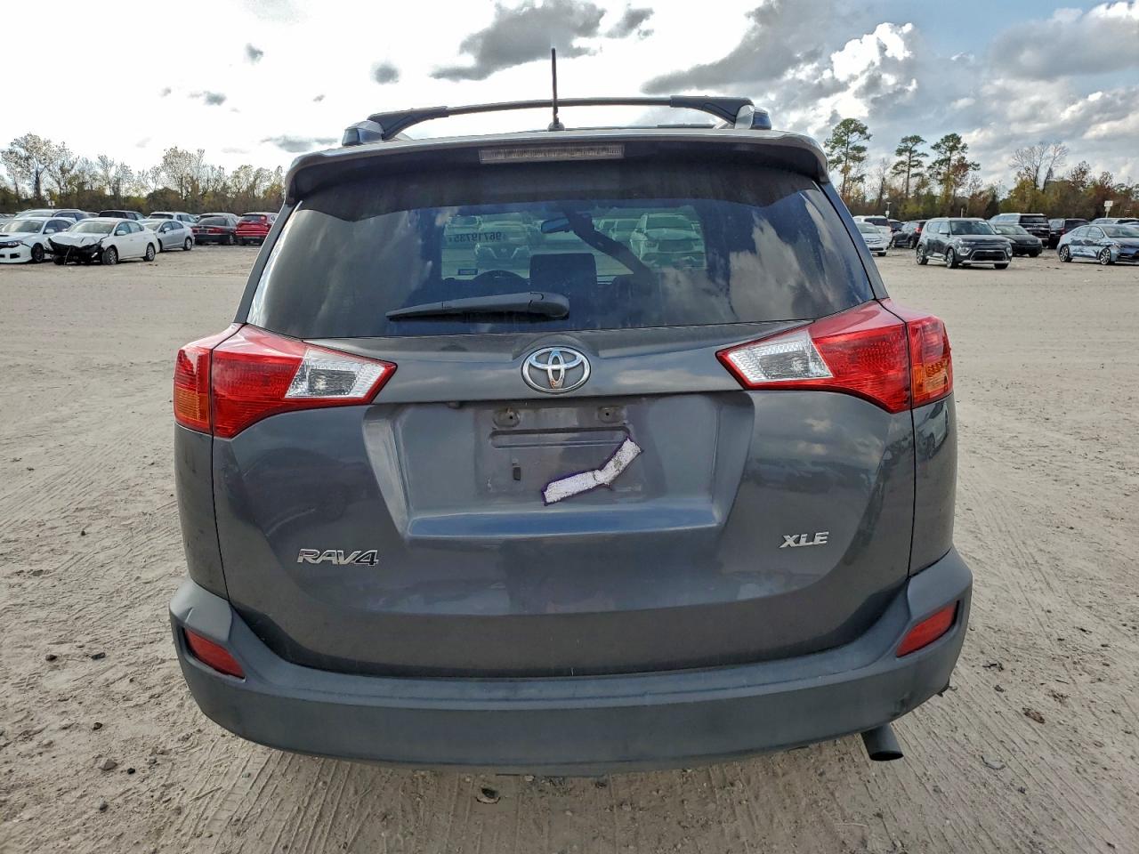 2013 TOYOTA RAV4 XLE photo 6