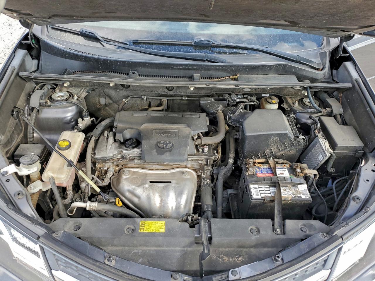 2013 TOYOTA RAV4 XLE photo 12