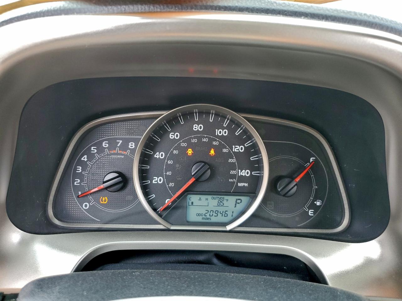 2013 TOYOTA RAV4 XLE photo 9