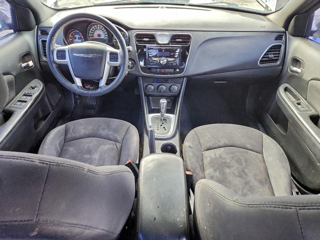 2013 CHRYSLER 200 TOURING photo 8