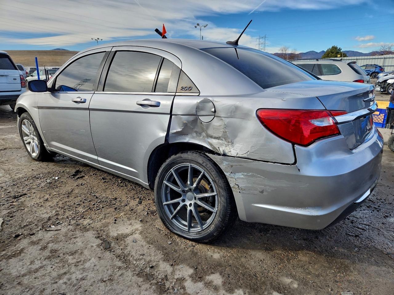 2013 CHRYSLER 200 TOURING photo 2
