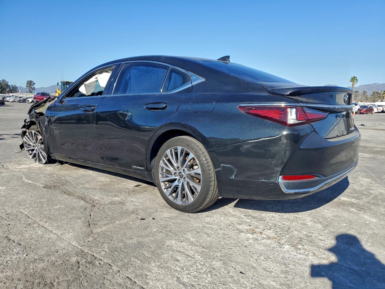 2021 LEXUS ES 300H photo 2