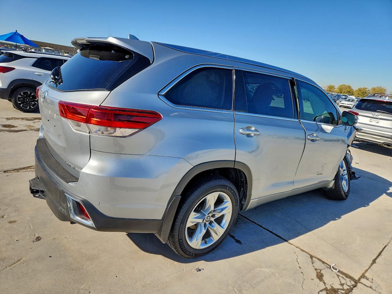 2019 TOYOTA HIGHLANDER LIMITED photo 3