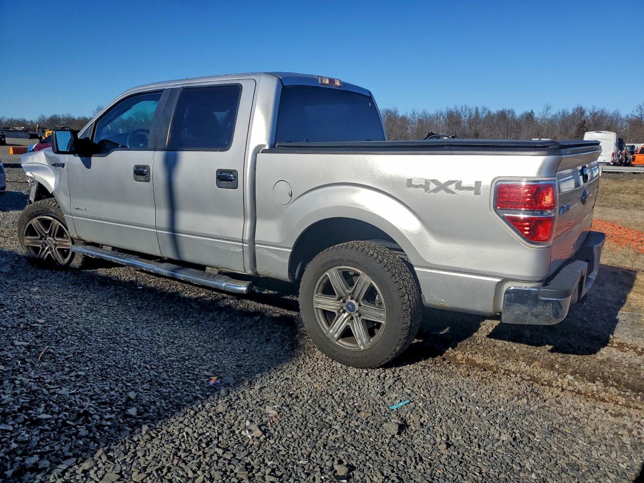 2011 FORD F150 SUPERCREW photo 2