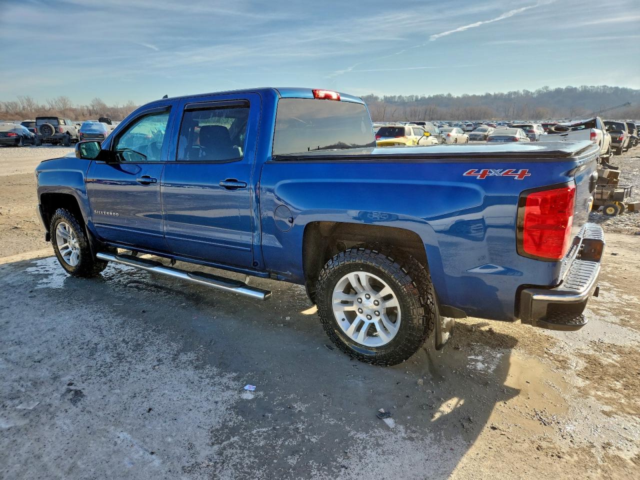 2017 CHEVROLET SILVERADO K1500 LT photo 2