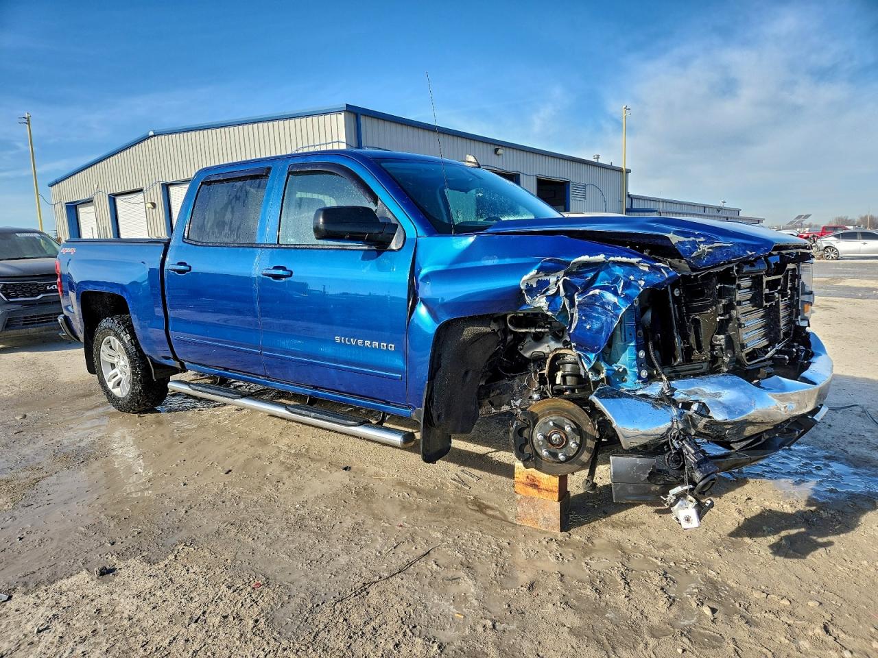 2017 CHEVROLET SILVERADO K1500 LT photo 4