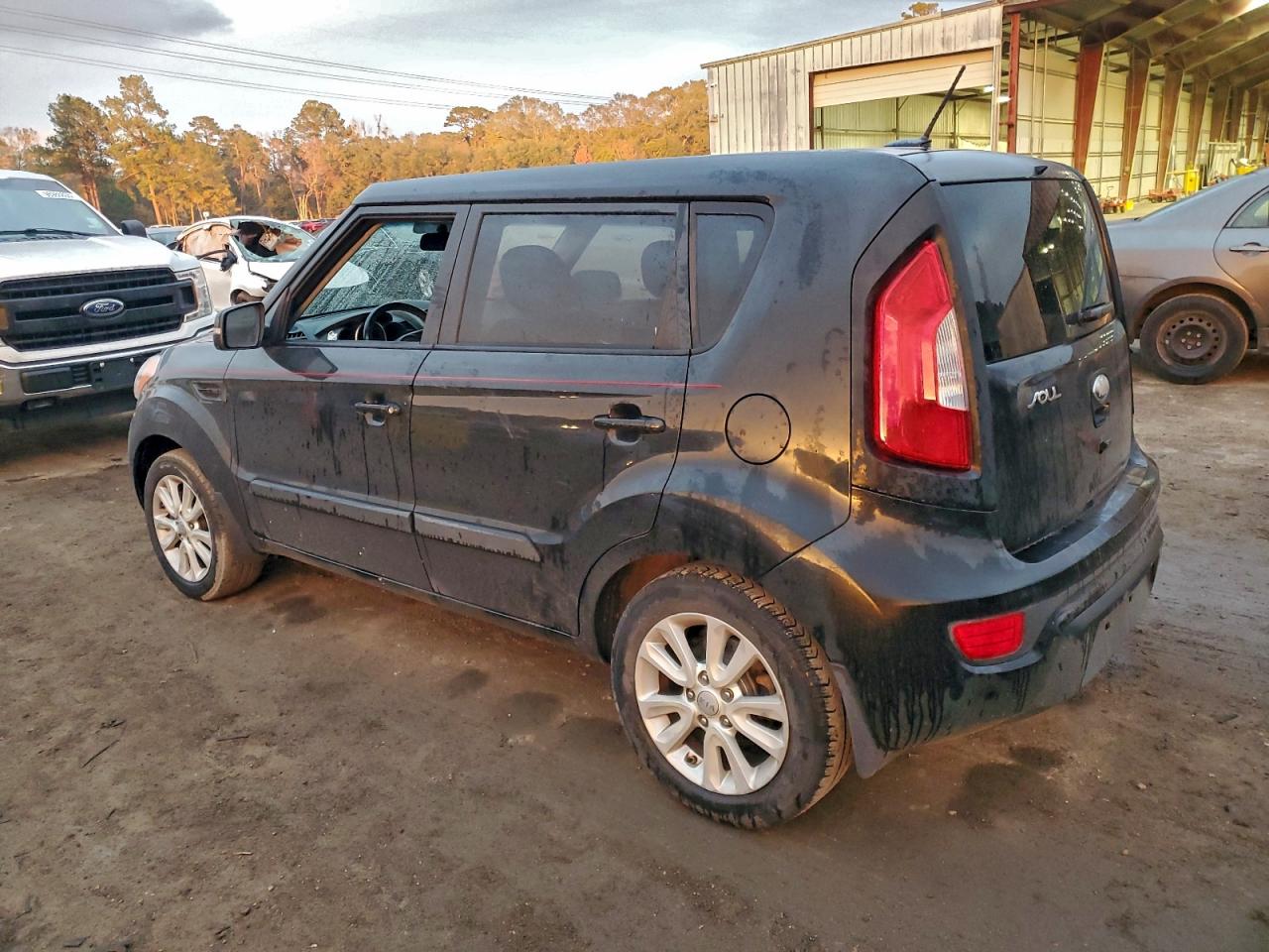 2013 KIA SOUL + photo 2