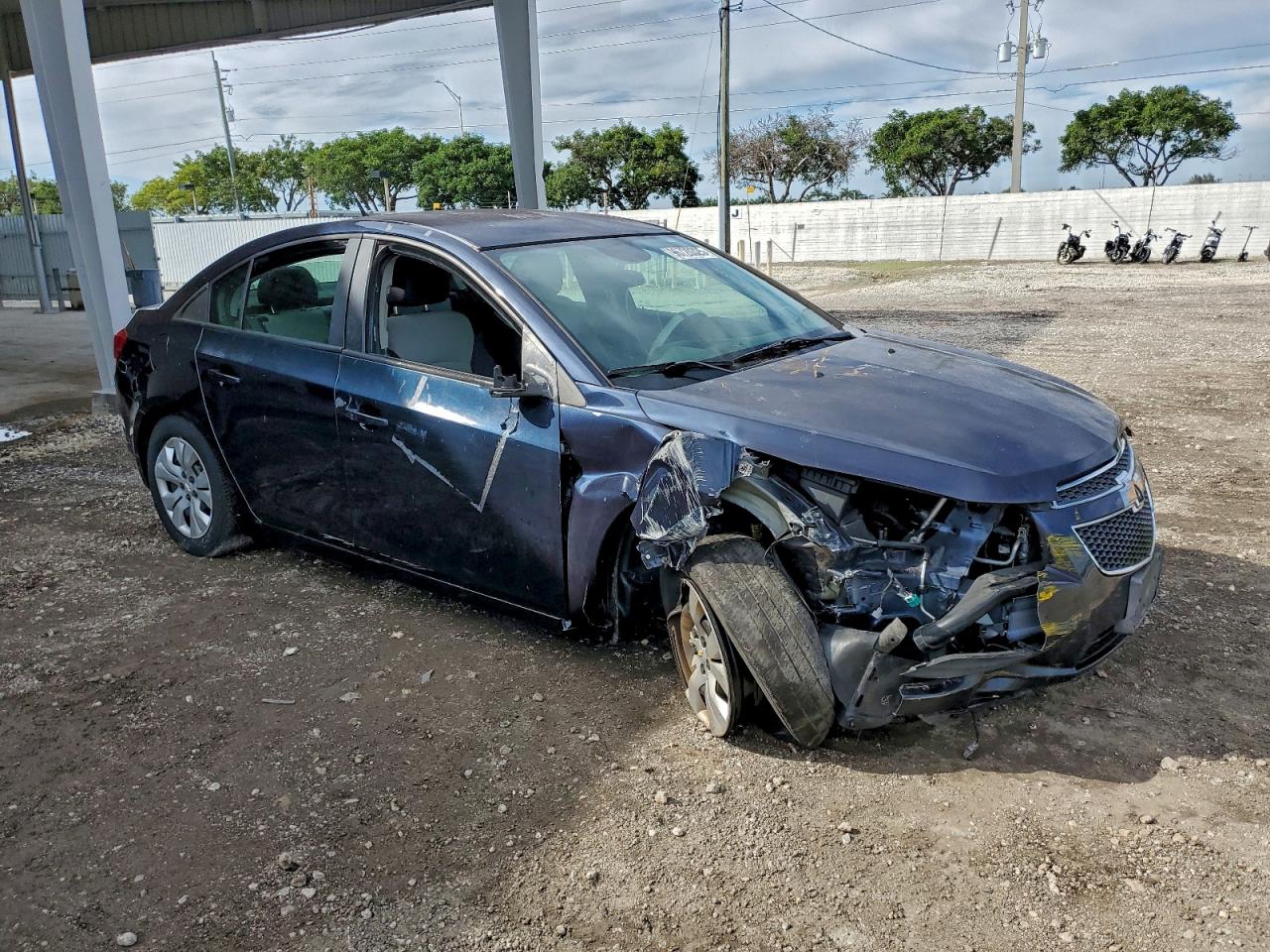 2014 CHEVROLET CRUZE LS photo 4