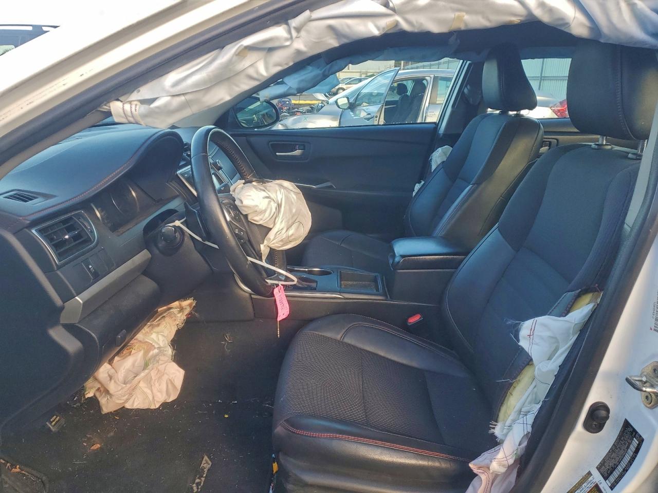 2017 TOYOTA CAMRY SE photo 7