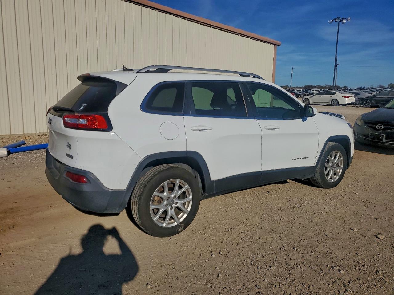 2015 JEEP CHEROKEE LATITUDE photo 3