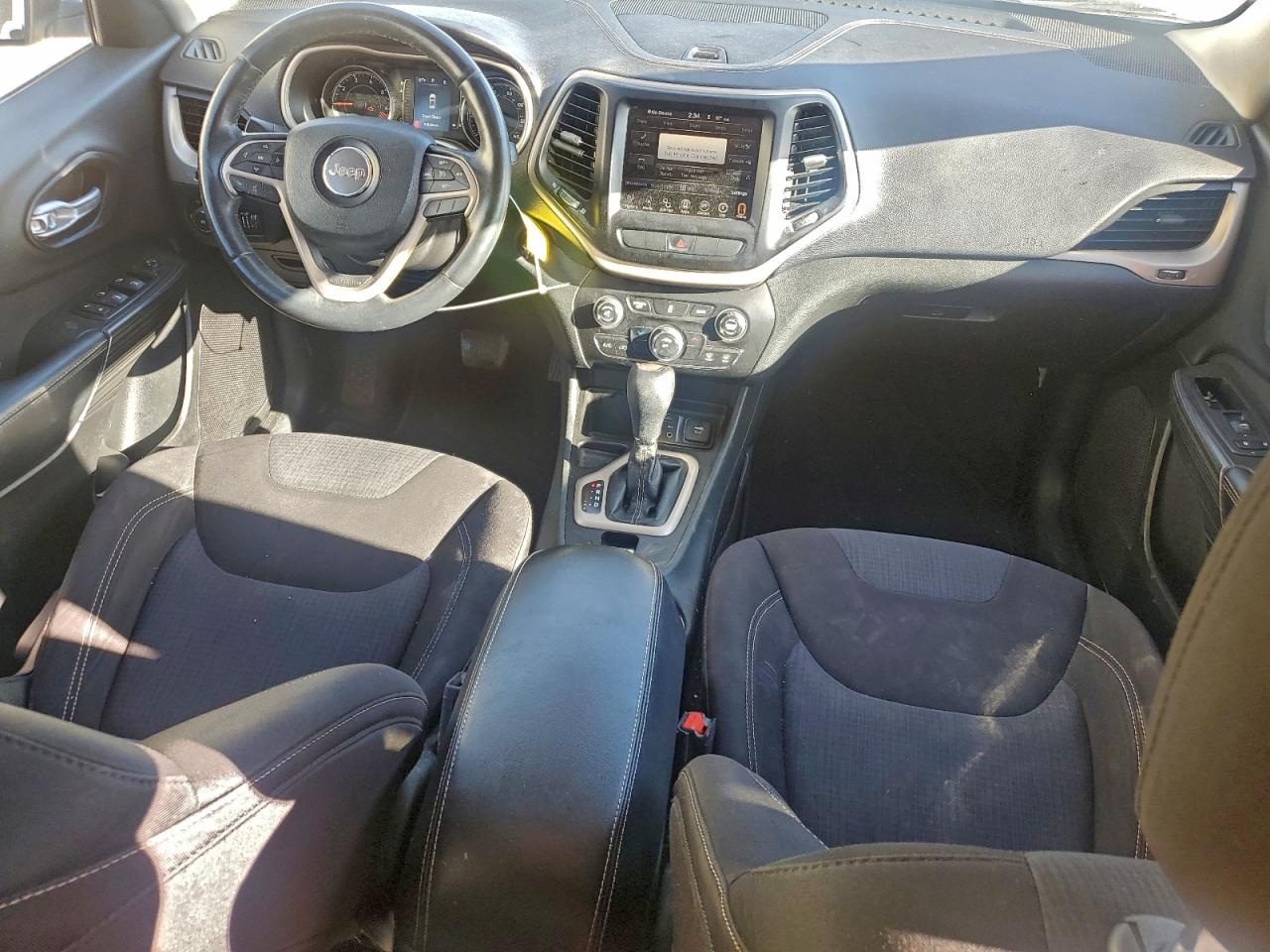 2015 JEEP CHEROKEE LATITUDE photo 8