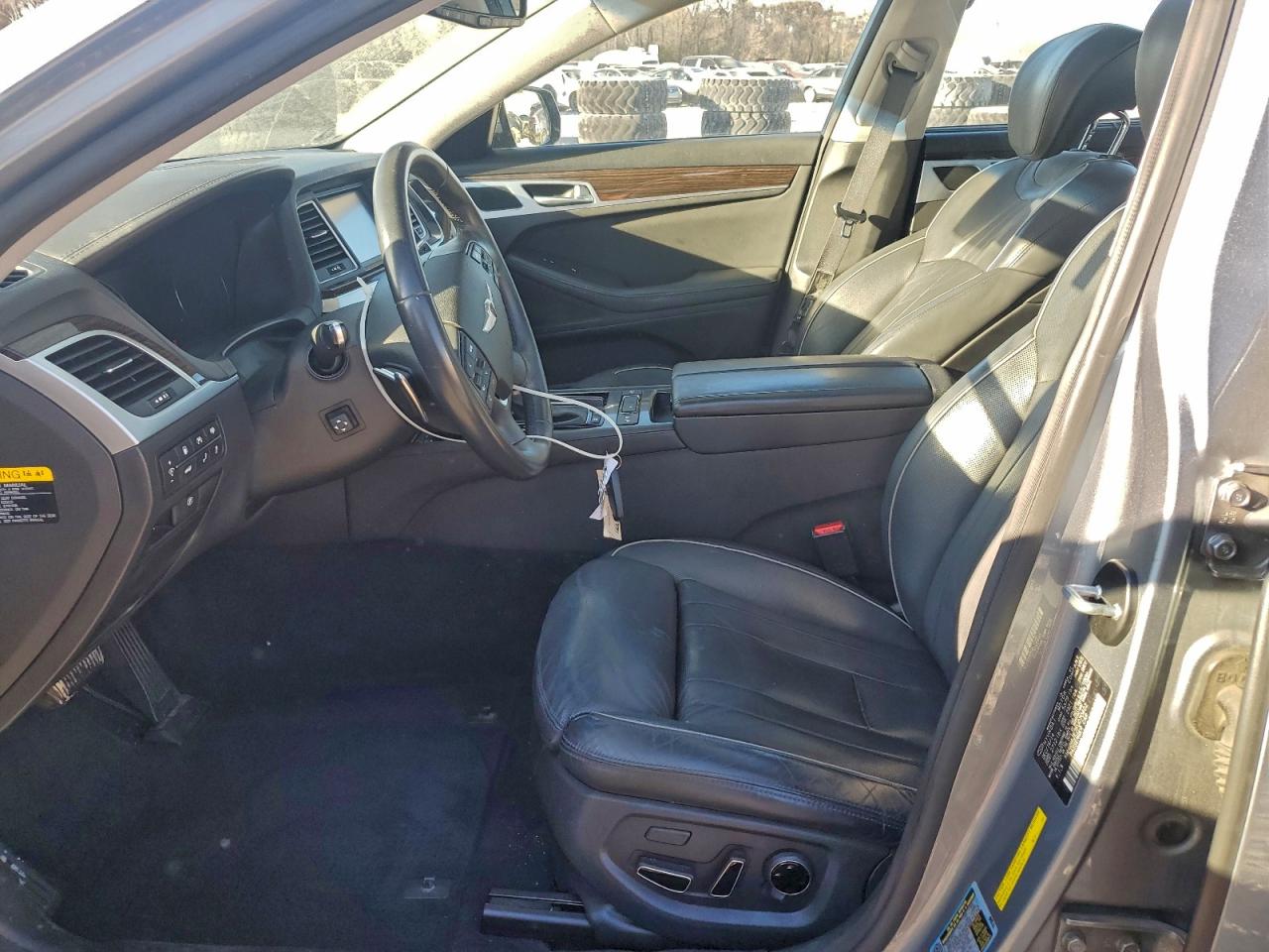 2015 HYUNDAI GENESIS 3.8L photo 7